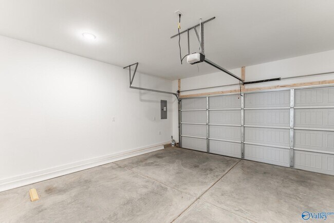 Building Photo - 7502 Discovery Pt Dr NW