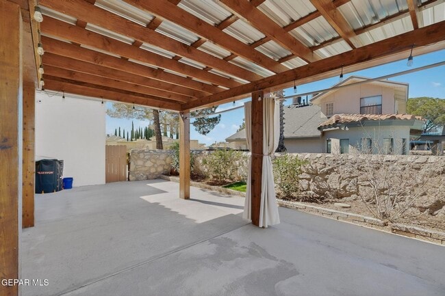 Building Photo - 851 Dulce Tierra Dr