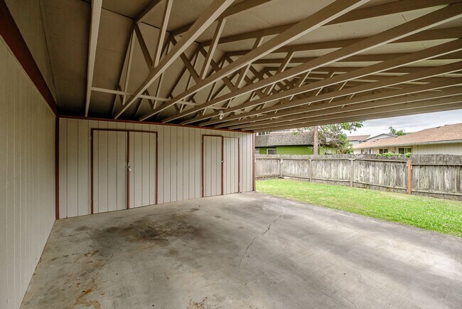 Building Photo - 415-01 Krasilovsky