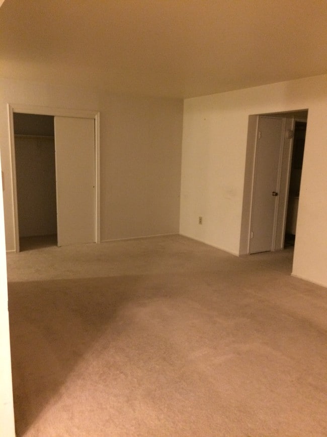 Primary Photo - 1410 Green Hollow Dr