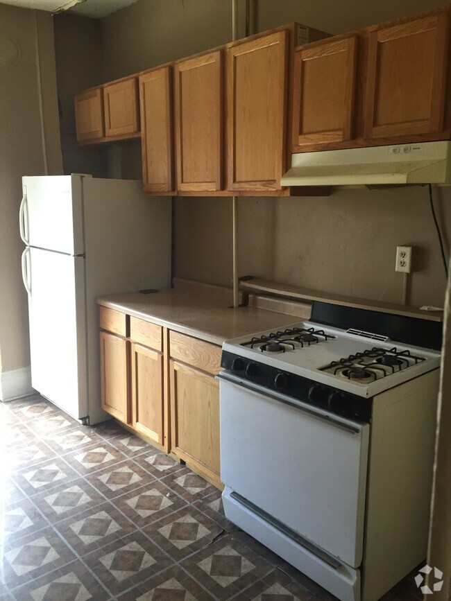Building Photo - 2 Bedroom 1 Bath on the West Side of Saint...