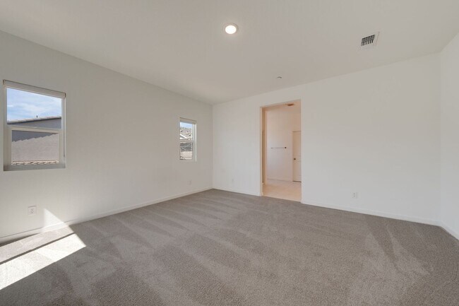 Building Photo - New 4 Bedroom Home with Next Gen Suite + S...