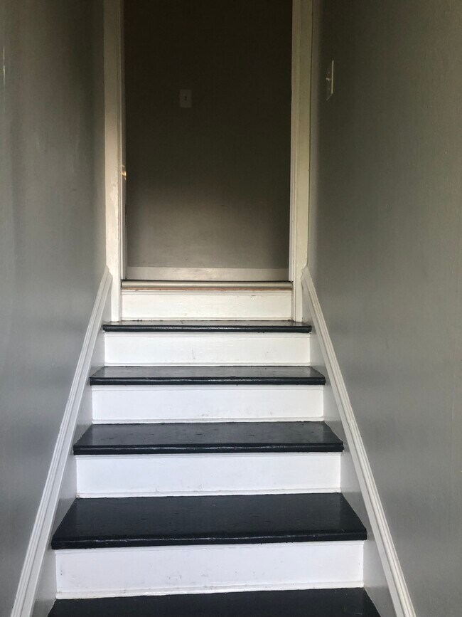 Building Photo - 2502 N Calispel St