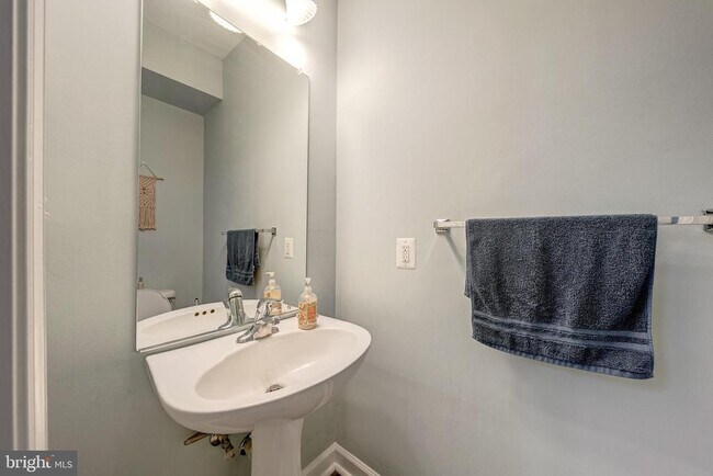 Building Photo - 42461 Rockrose Square