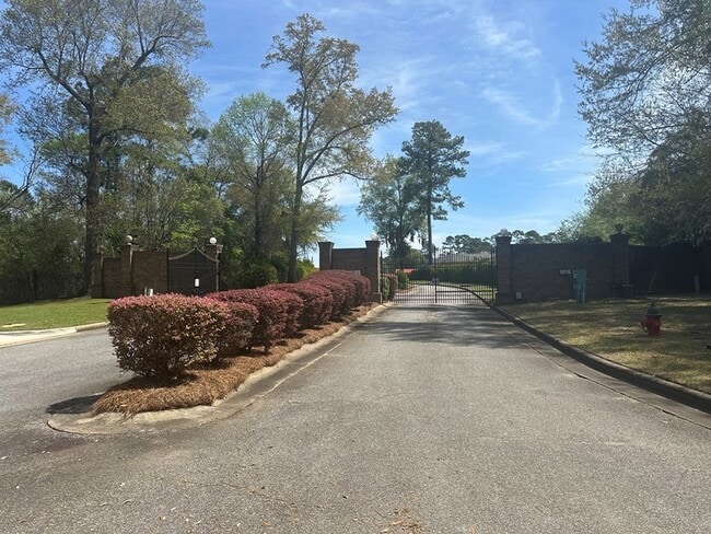Building Photo - 116 Saxton Pl