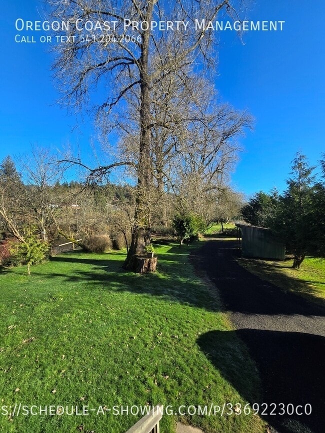 Building Photo - 1025 Wilson River Loop