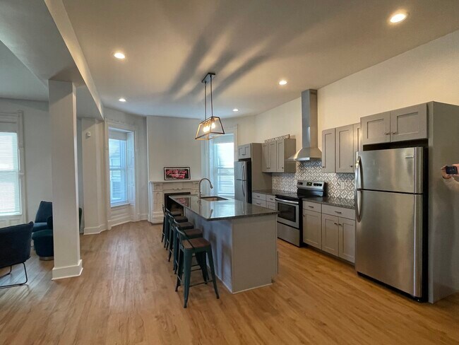 Building Photo - 53 Main St