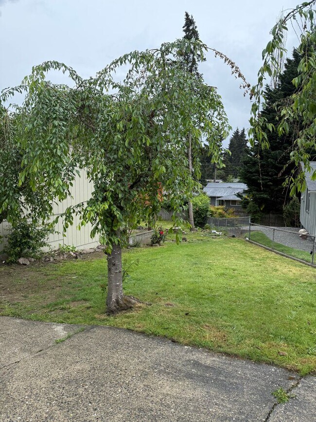 Building Photo - 16713 127th Ave SE