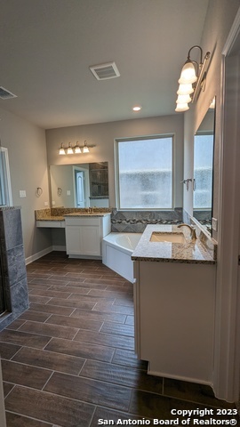 Building Photo - 530 Singing Creek