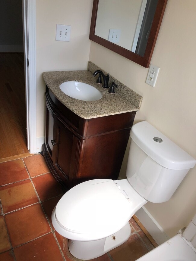 Building Photo - 2bd/2ba w/ Bonus Room & Large Backyard in Grant Park!!