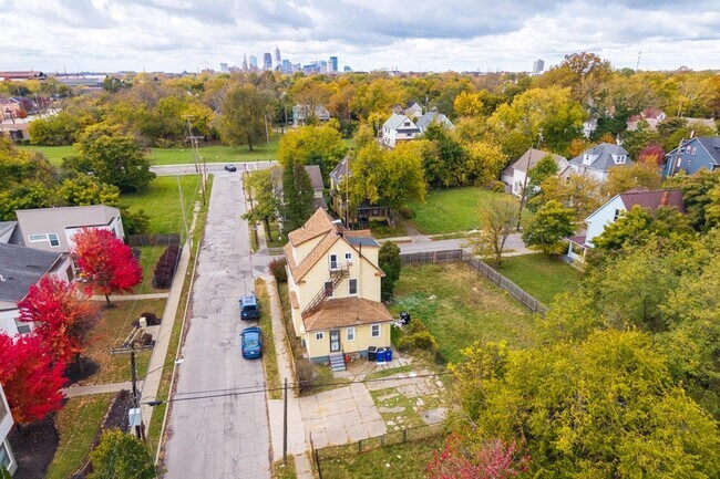 Building Photo - 2257 E 80th St