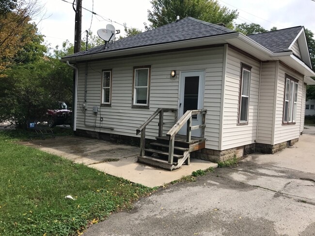 Interior Photo - 316 - 320 Maple Ave 6 Unit