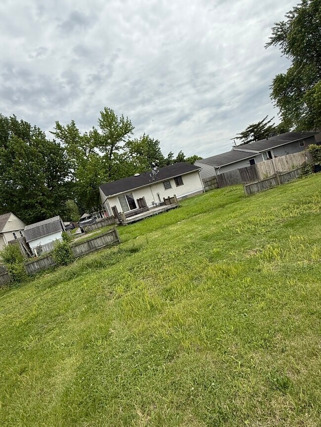 Building Photo - 303 Wilson Park Ln