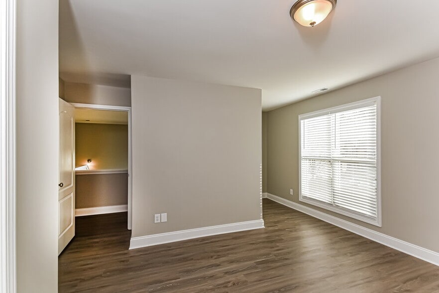 Building Photo - 4459 Hamby Pond Pl