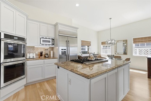 Building Photo - 1738 Manhattan Ave