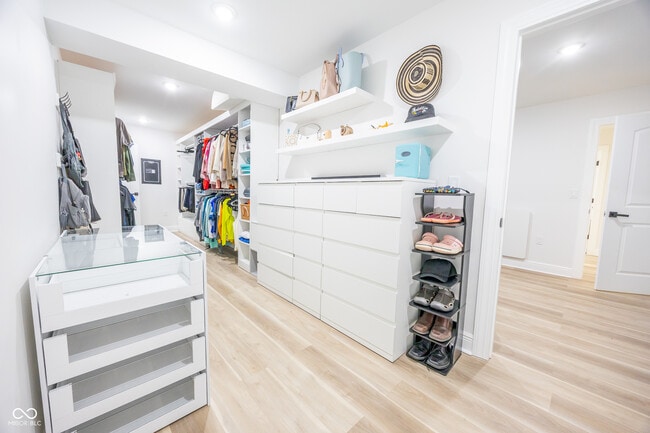 Building Photo - 7980 Royal Ave