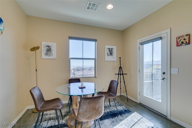 Building Photo - 172 Petaluma Valley Dr