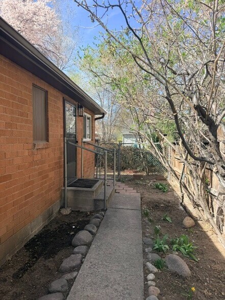 Building Photo - 1213 Gordon Ave