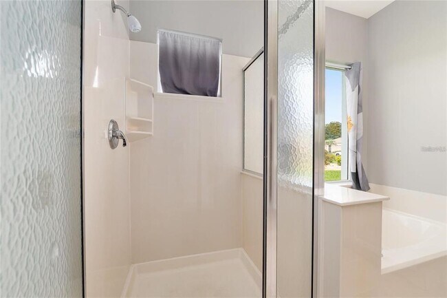 Building Photo - 9244 SE 128th St