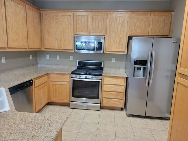 Building Photo - Adorable 2 bedroom 2 bath home