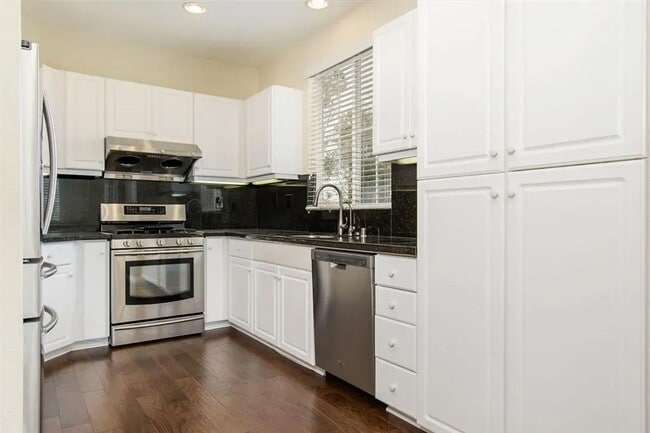 Building Photo - RANCHO BERNARDO / VISTA DEL LARGO - Nice 3...