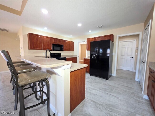 Building Photo - 1625 N Gator Cir