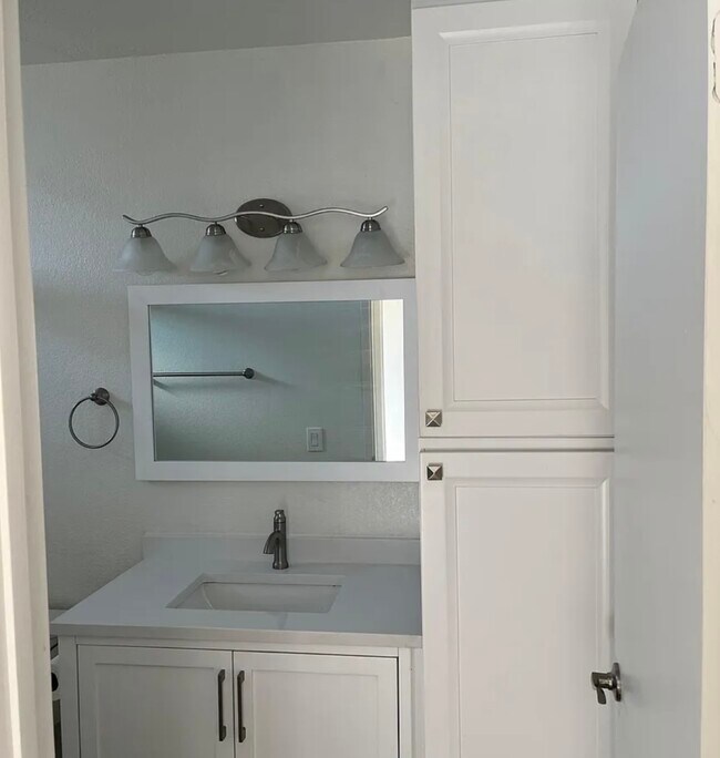 Vanity - 4368 Marlborough Ave