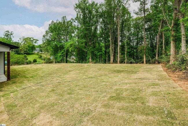 Building Photo - 610 N Shamrock Ave