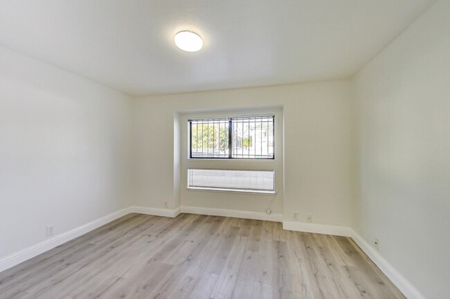 Building Photo - 1421 38th Ave