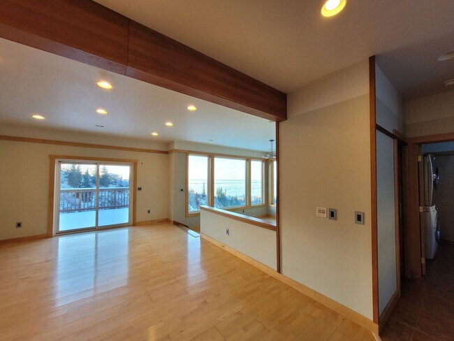 Building Photo - 6318 Romania Dr