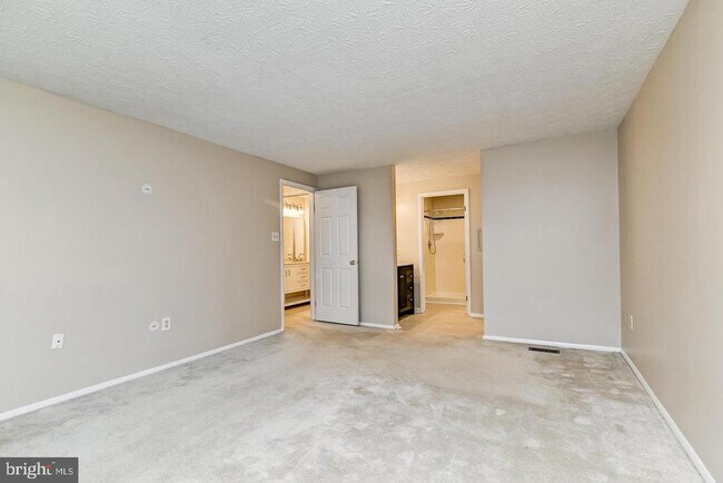 Building Photo - 1209 Crockett Ln