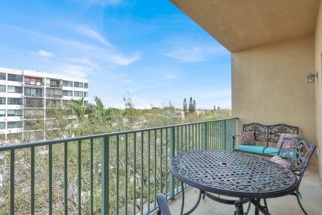 Building Photo - 1640 Presidential Way