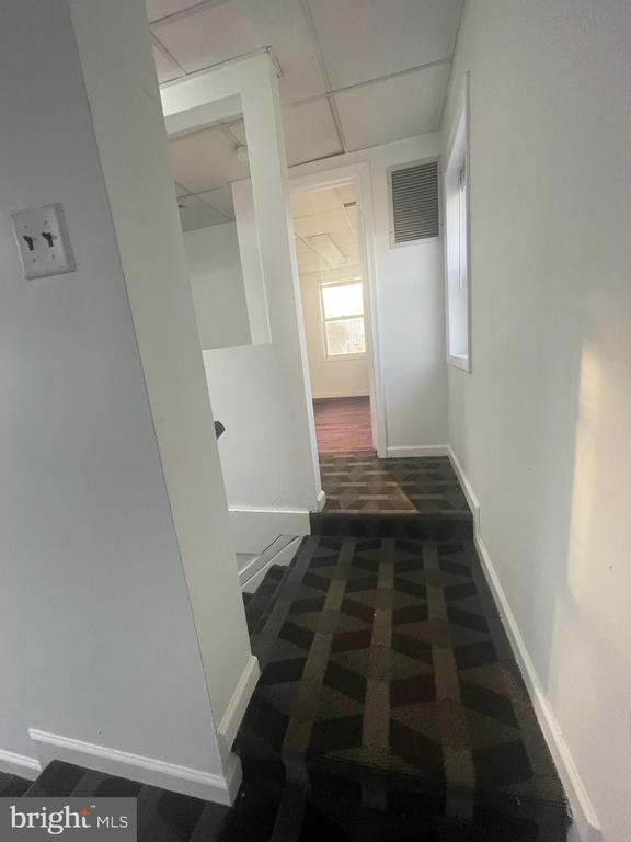 Building Photo - 7909 Oxford Ave