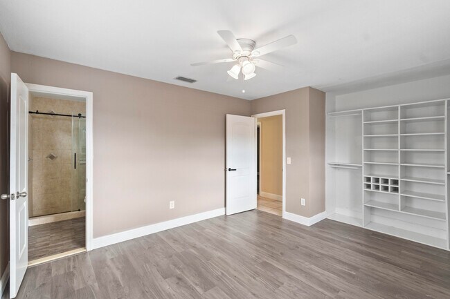 Building Photo - 4784 Alfresco St