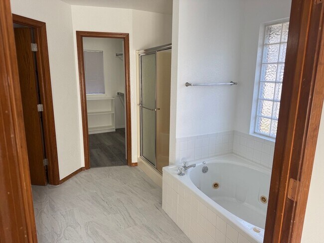 Building Photo - Comfortable Home in Moore