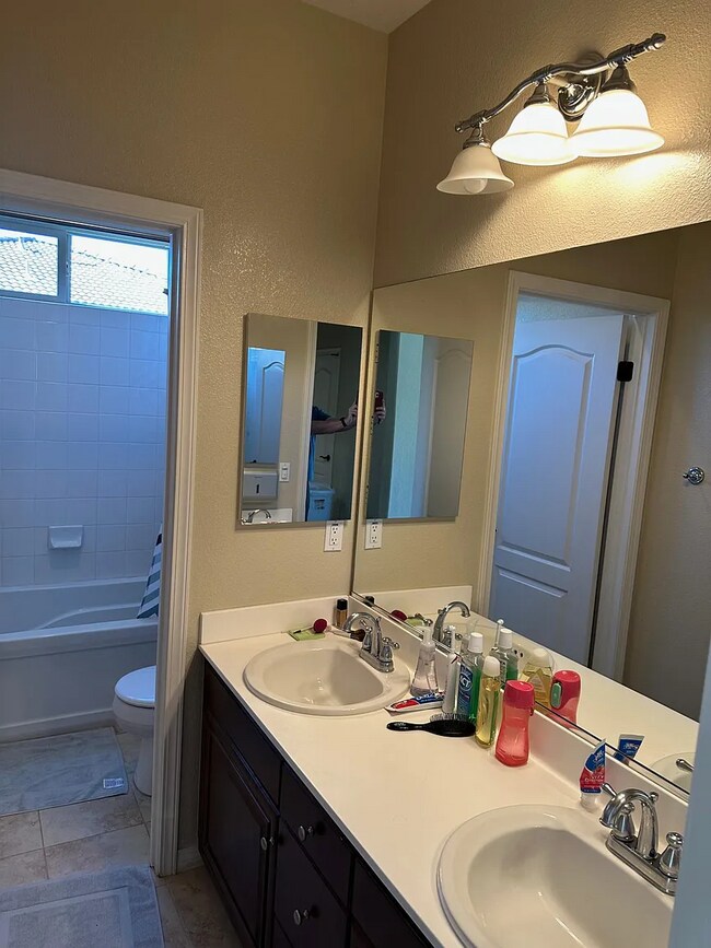 Building Photo - 11320 Laurelcrest Dr