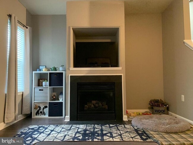 Building Photo - 42506 Hollyhock Terrace