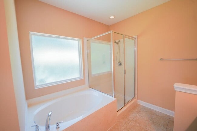 Building Photo - 252 Cottonham Ct