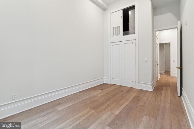 Building Photo - 1822 Chestnut St