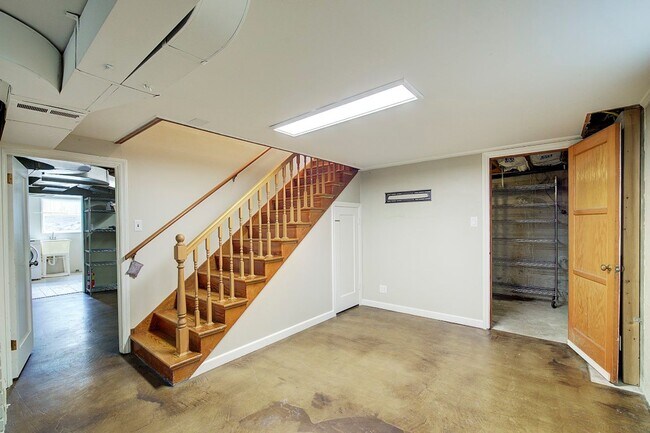 Building Photo - 4Bd/1.75Ba Edmonds House