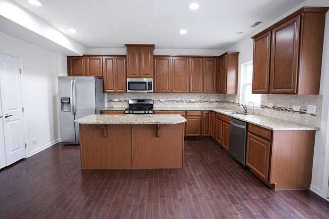 Building Photo - 3463 Bradbury Cir