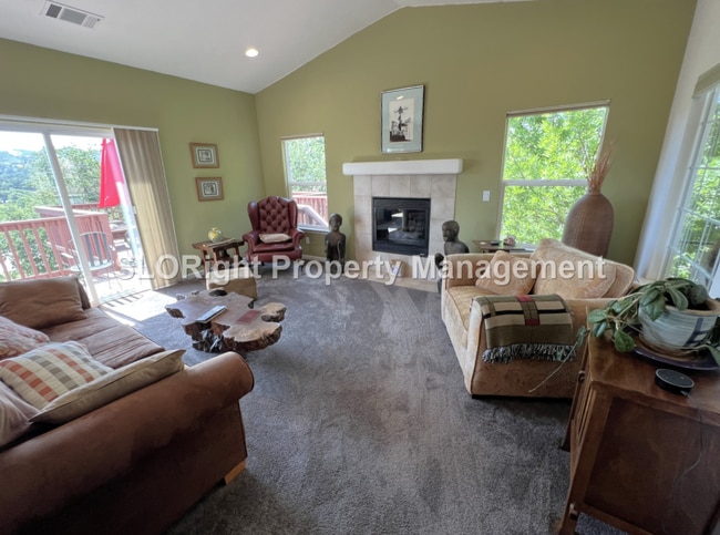Building Photo - AVAILABLE AUGUST - Gorgeous 3 Bedroom Paso Robles Home