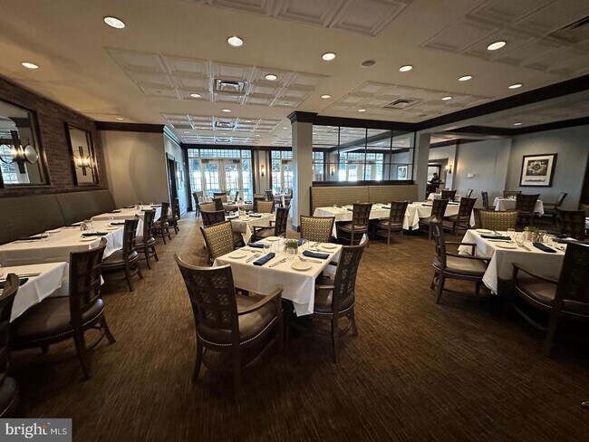 Building Photo - 43395 Briar Creek Terrace