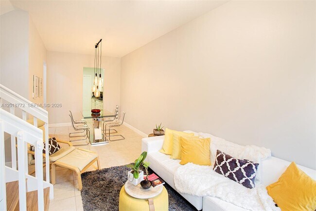 Building Photo - 2412 Venetian Way