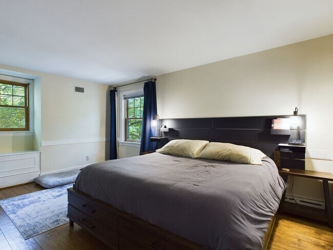Building Photo - 5301 Bemiss Ct