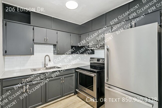 Building Photo - 206 Edison Dr