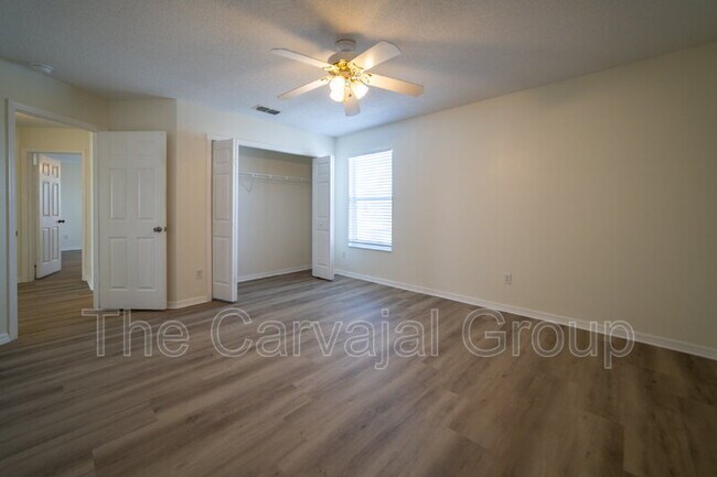 Building Photo - 1215 Kempton Chase Pkwy