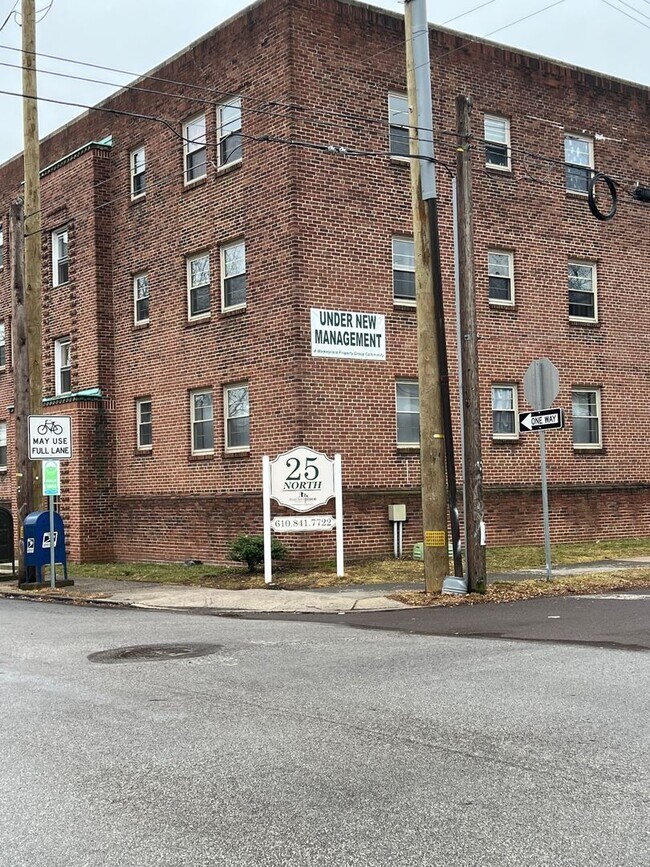 Primary Photo - Modernized 1 br, heat included