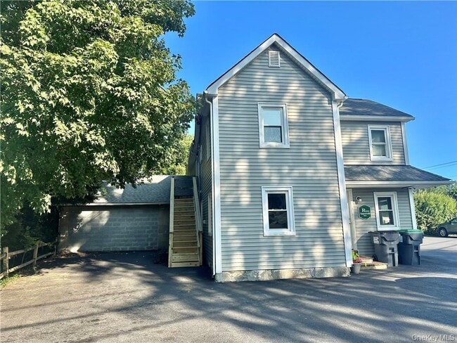 Primary Photo - 2332 NY-300