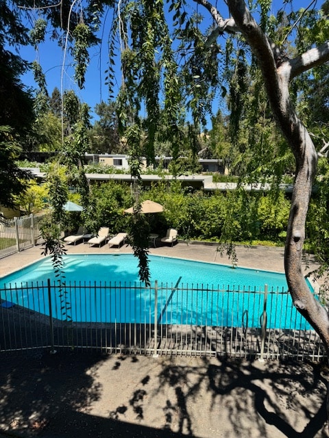 Building Photo - 1305 Boulevard Way